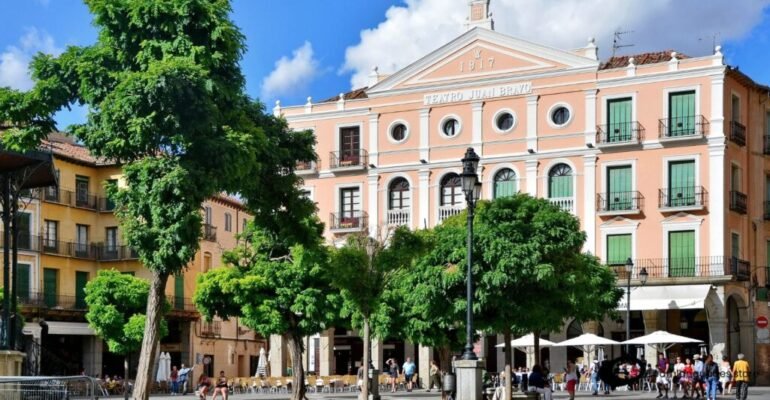 Speak Like a Local: Spanish Street Slang for Everyday Conversations